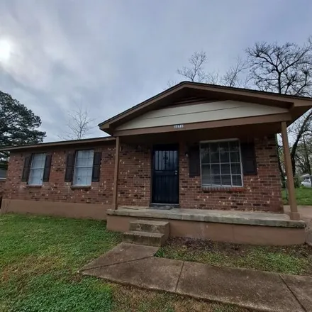 Buy this 3 bed house on 4008 Mossville Street in Memphis, TN 38109