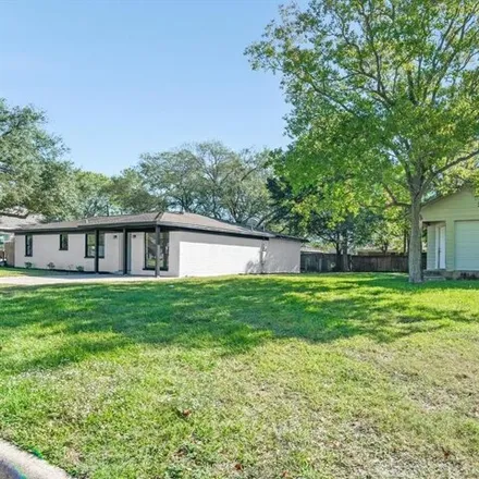 Image 2 - 2677 28th Avenue North, Texas City, TX 77590, USA - House for sale
