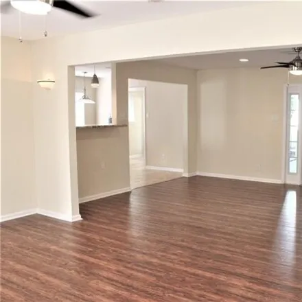 Image 5 - 10142 Eddystone Drive, Spring Branch West, Houston, TX 77043, USA - House for rent