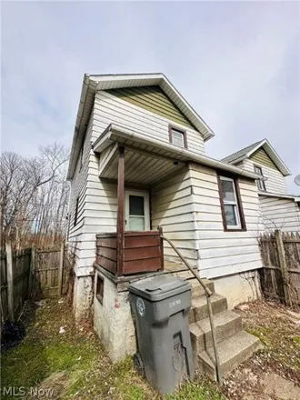 Image 4 - 345 Imperial Street, Youngstown, OH 44509, USA - House for sale