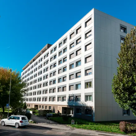 Rent this 5 bed apartment on Avenue du Parc-de-la-Rouvraie 12 in 1018 Lausanne, Switzerland