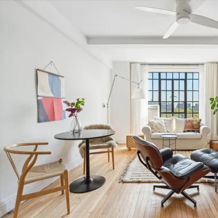Rent this studio townhouse on 101 Lafayette Avenue in New York, NY 11217
