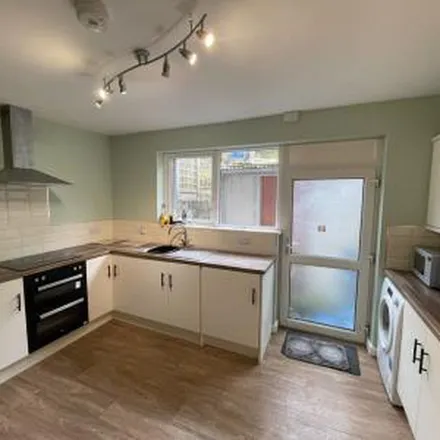Rent this 4 bed townhouse on 42 Lower Market Street in Penryn, TR10 8BH