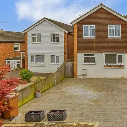 Buy this 4 bed house on Bankfields in Headcorn, TN27 9RA