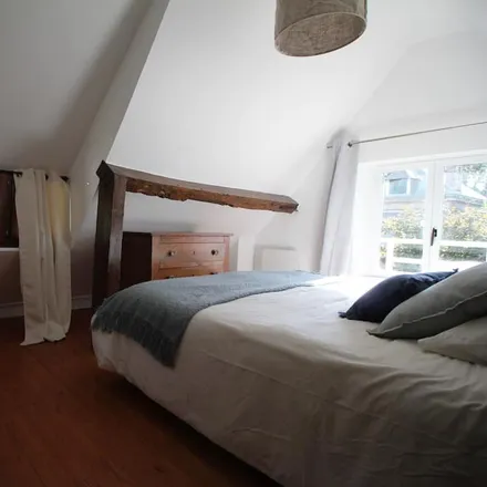 Rent this 2 bed townhouse on 76460 Saint-Valery-en-Caux
