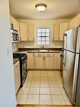 Image 2 - Garfield Avenue, Randolph Avenue, Communipaw, Jersey City, NJ 07304, USA - House for rent