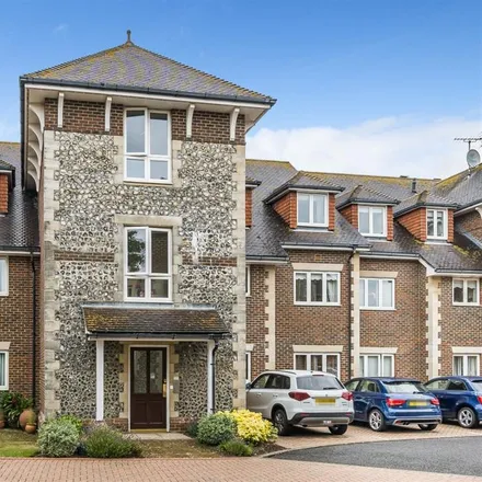Rent this 3 bed apartment on Middleton Sports Club in Greenfields, Elmer