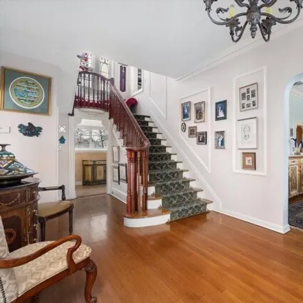 Image 7 - 87-02 Palermo Street, New York, NY 11423, USA - House for sale