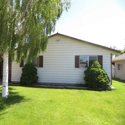 Buy this 3 bed house on 575 1st Ave E in Wendell, Idaho