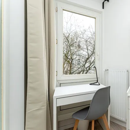 Rent this 4 bed room on Schöneweider Straße 9 in 12055 Berlin, Germany