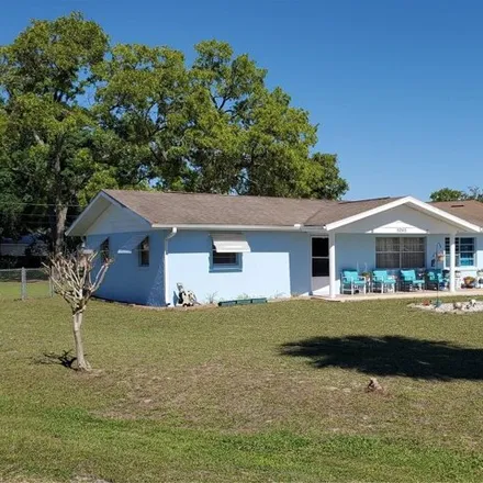 Buy this 3 bed house on 9251 Southeast 156th Street in Orange Blossom Hills, Marion County