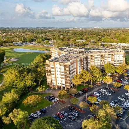 Buy this 1 bed condo on 1400 Saint Charles Place in Pembroke Pines, FL 33026