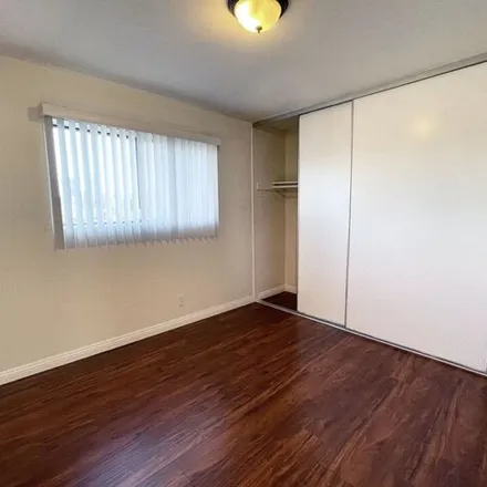 Image 4 - 858 West College Street, Los Angeles, CA 90012, USA - House for rent