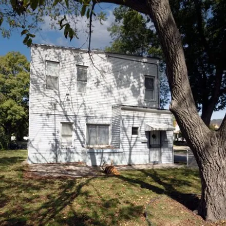 Image 2 - 1801, 1803 West Meinecke Avenue, Milwaukee, WI 53206, USA - House for sale