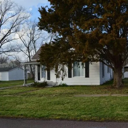 Image 2 - 1741 East 5th Street, Sedalia, MO 65301, USA - House for sale