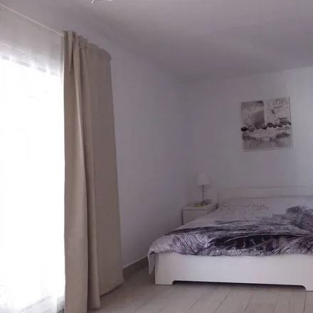 Rent this 2 bed apartment on Santiago del Teide