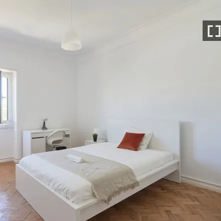 Rent this 9 bed room on Edifício Entrecampos 28 in Rua de Entrecampos 28, 1000-151 Lisbon