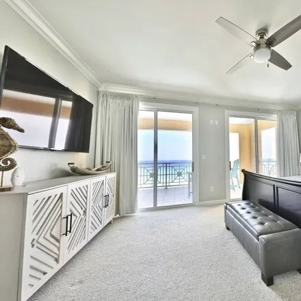 Rent this 4 bed condo on Panama City