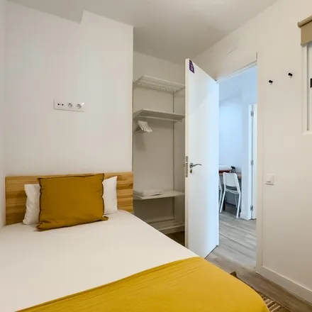 Image 7 - Carrer de l'Antiga Travessera, 21, 08906 l'Hospitalet de Llobregat, Spain - Room for rent