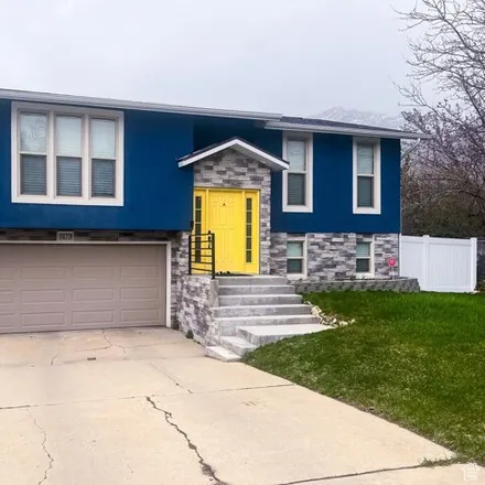 Buy this 3 bed house on 3173 Fort Union Boulevard in Cottonwood Heights, UT 84121