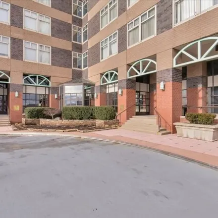 Image 2 - 235 East River Drive, East Hartford, CT 06108, USA - Condo for sale