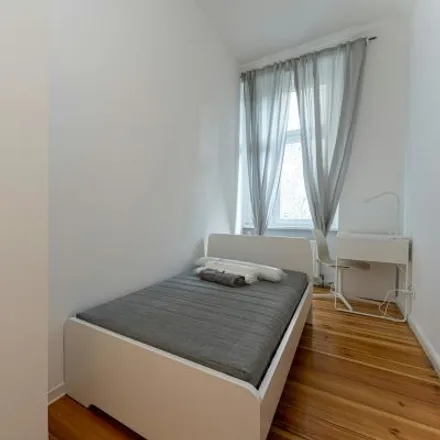 Rent this 1 bed room on Boxi Spätshop in Boxhagener Straße, 10245 Berlin