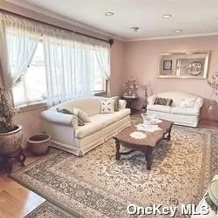 Image 2 - 138-10 14th Avenue, New York, NY 11357, USA - House for sale