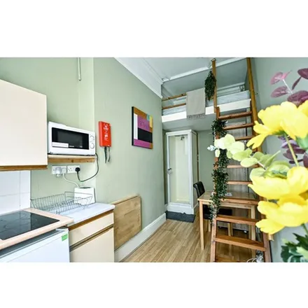 Rent this 1 bed apartment on Castletown Road in London, W14 9EX