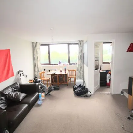Rent this 2 bed apartment on 4 Marsh Road in Oxford, OX4 2HH