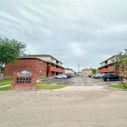 Buy this studio house on 868 North 27th Street in Harlingen, TX 78550
