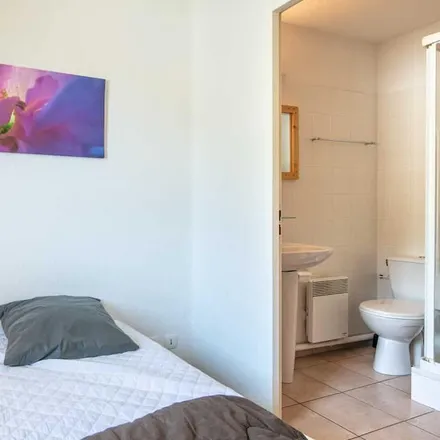 Rent this 3 bed apartment on Saint-Sorlin-d'Arves in Route du Col de la Croix de Fer, 73530 Saint-Sorlin-d'Arves