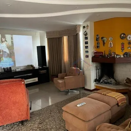 Rent this 4 bed house on Rua das Azaléias in Bosque das Mansões, São José - SC