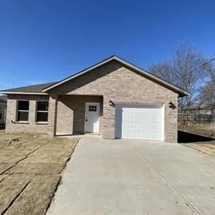 Rent this 3 bed house on 4210 Park Street in Greenville, TX 75401