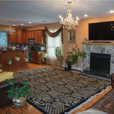 Image 8 - 1829 Richmond Road, New York, NY 10304, USA - House for sale