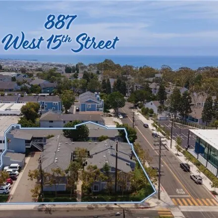 Buy this 32 bed house on 887 West 15th Street in Newport Beach, CA 92663