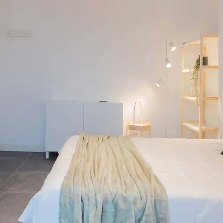 Rent this 4 bed room on Parcheggio Nizza in Via Luigi Pagliani, 10126 Turin TO