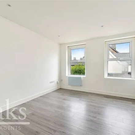 Rent this 1 bed apartment on Portland Road / Norwood Junction Station in Portland Road, London