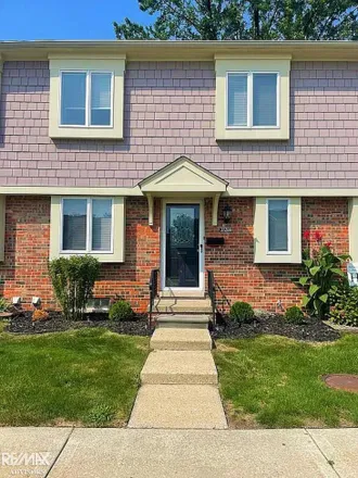 Buy this 3 bed condo on 37269 Great Oaks Court in Clinton Township, MI 48036