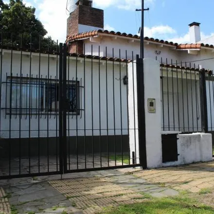 Buy this 2 bed house on 25 de Mayo 400 in B1852 GAU Burzaco, Argentina