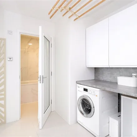 Image 1 - Skinner Street, London, EC1R 0HR, United Kingdom - Apartment for rent