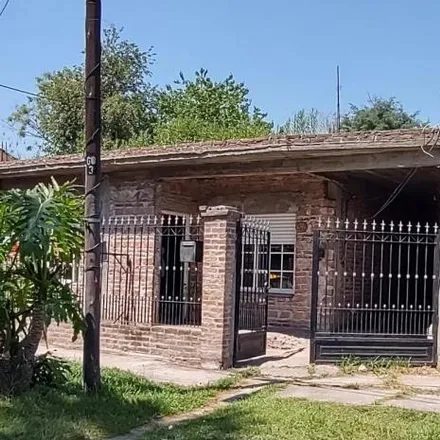 Buy this 3 bed house on Benito Quinquela Martín 914 in Partido de Almirante Brown, Argentina