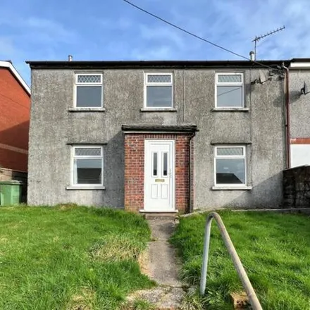 Buy this 3 bed duplex on 23 Heol Pymmer in Tonyrefail, CF39 8DN