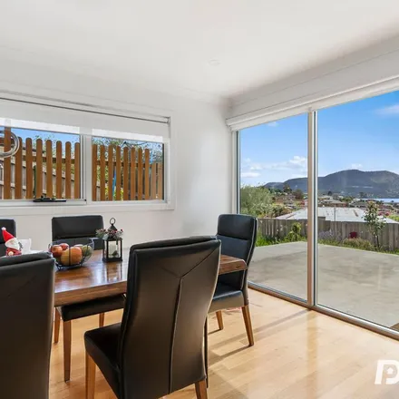 Rent this 3 bed townhouse on Campbell Street in North Hobart TAS 7000, Australia
