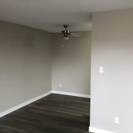 Image 7 - 724 1 Avenue NW, Calgary, AB T2N 0A1, Canada - Apartment for rent