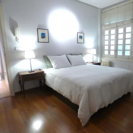 Rent this 2 bed apartment on Madrid in Calle de Castelló, 30