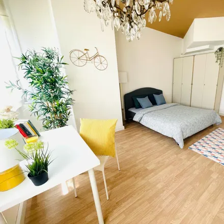 Rent this 6 bed room on Olona in Viale Coni Zugna 43, 20144 Milan MI