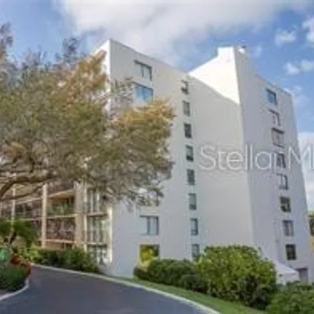 Buy this 2 bed condo on 220 Belleview Boulevard in Belleair, Pinellas County