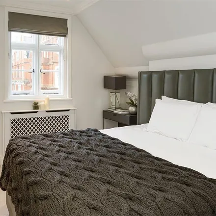 Image 3 - 13 North Audley Street, London, W1K 6ZD, United Kingdom - Apartment for rent