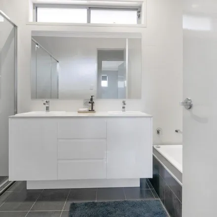 Rent this 4 bed apartment on 70 Effingham Street in Tarragindi QLD 4121, Australia