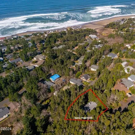 Image 3 - 5915 La Plaza Place, Lincoln City, OR 97367, USA - House for sale